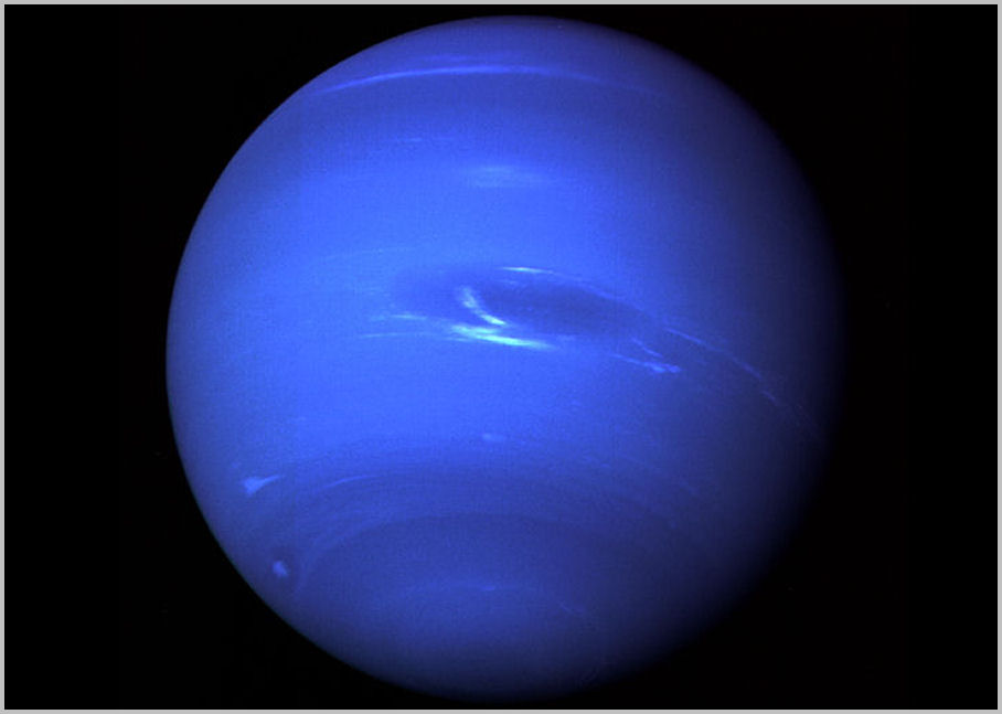 Neptune-Voyager2-1989 (49K)